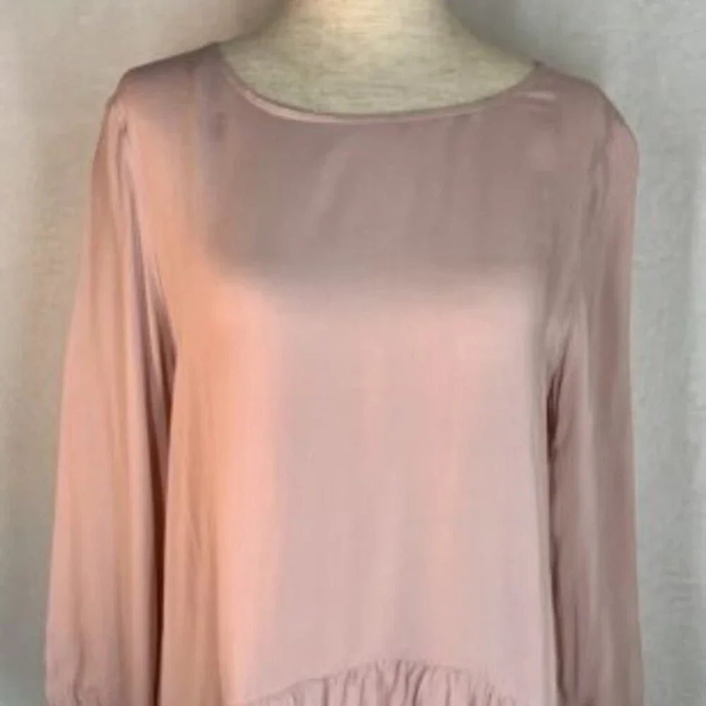 SIMPLY VERA Ruffle Trim Pink Women's Blouse Relaxed Fit Lightweight Medium NWOT!